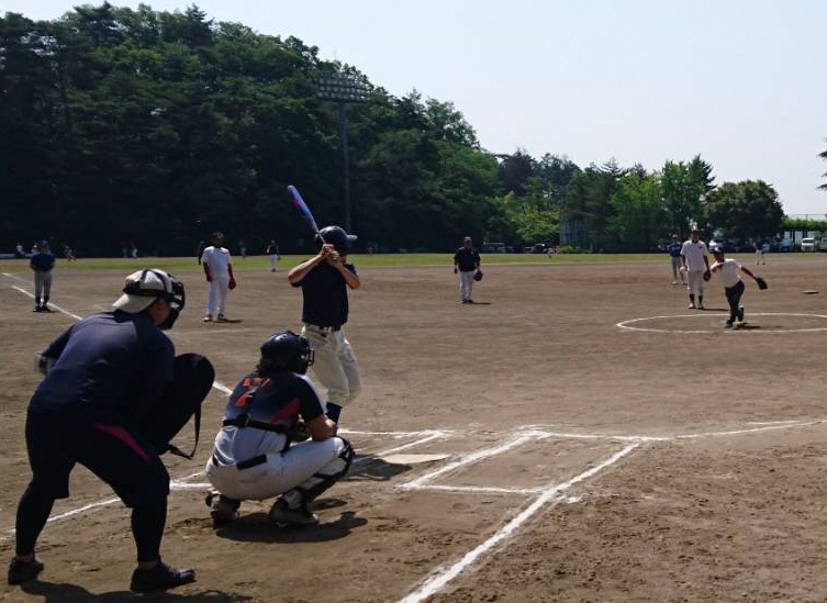 浅見支会長による始球式